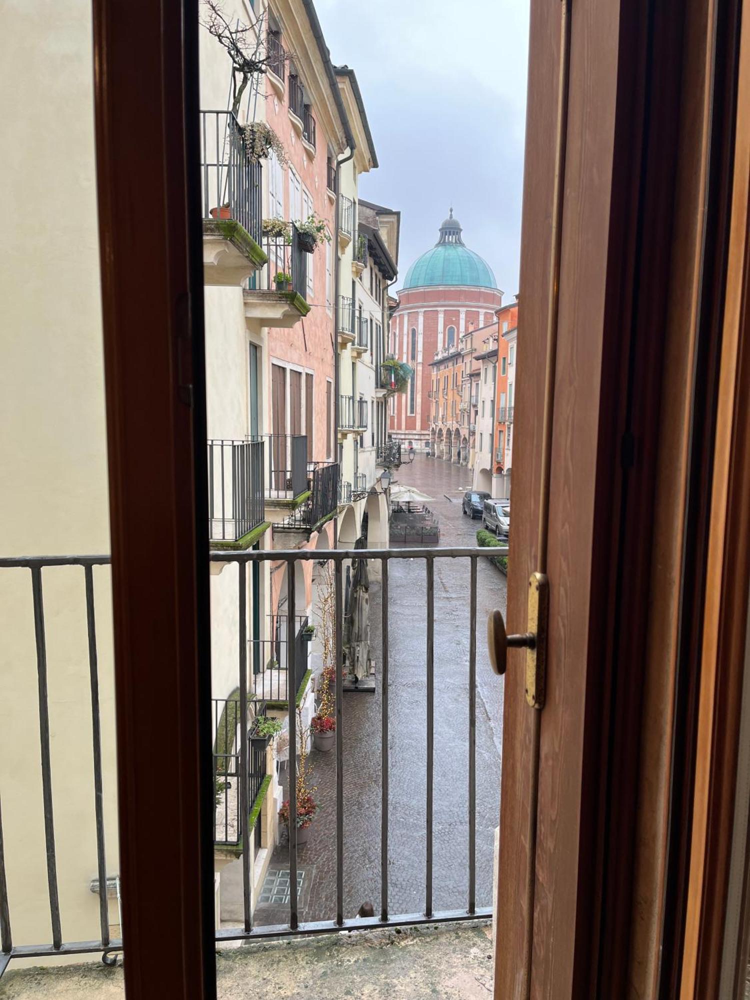 Il Campanile Lägenhet Vicenza Exteriör bild