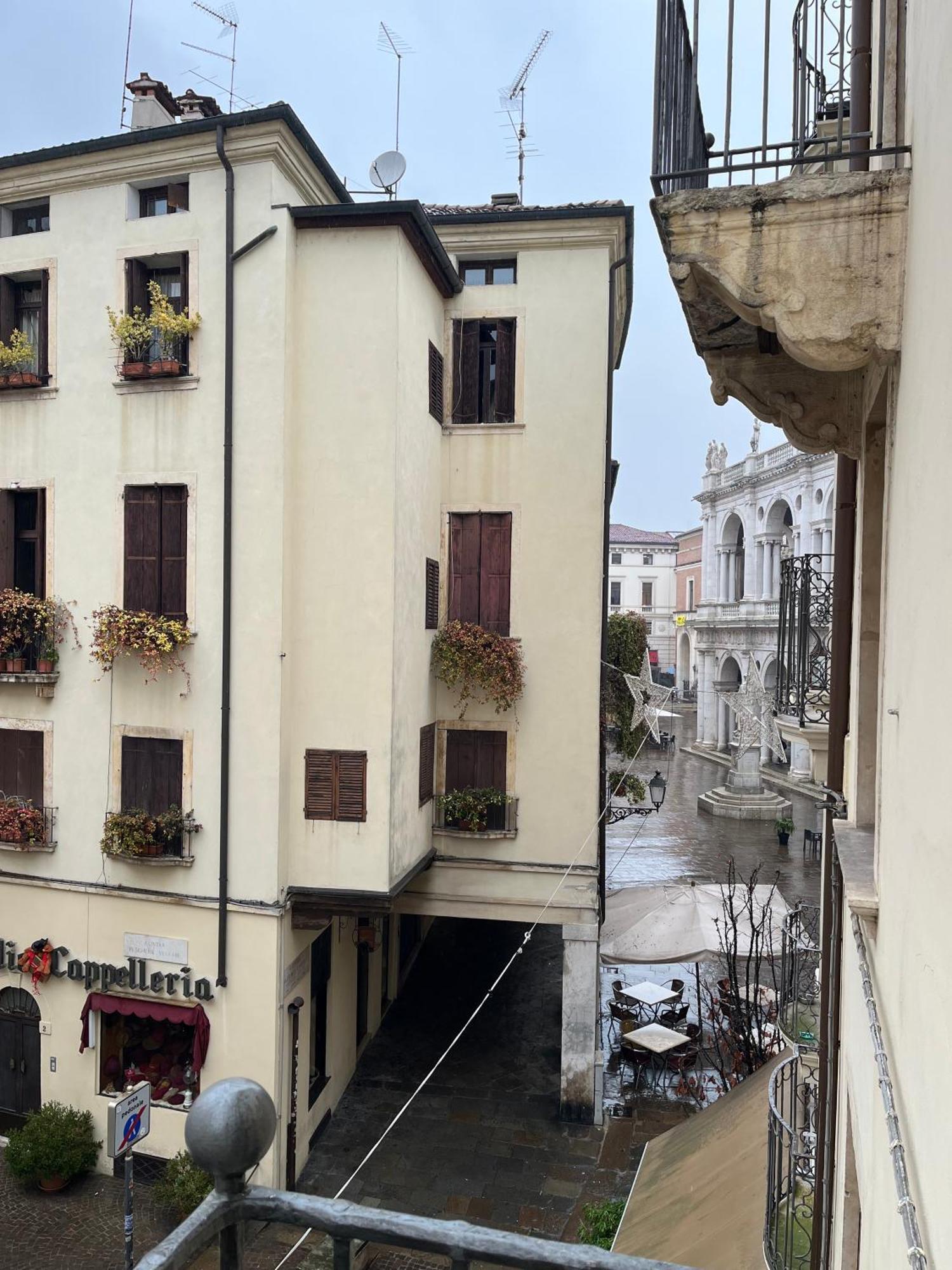Il Campanile Lägenhet Vicenza Exteriör bild