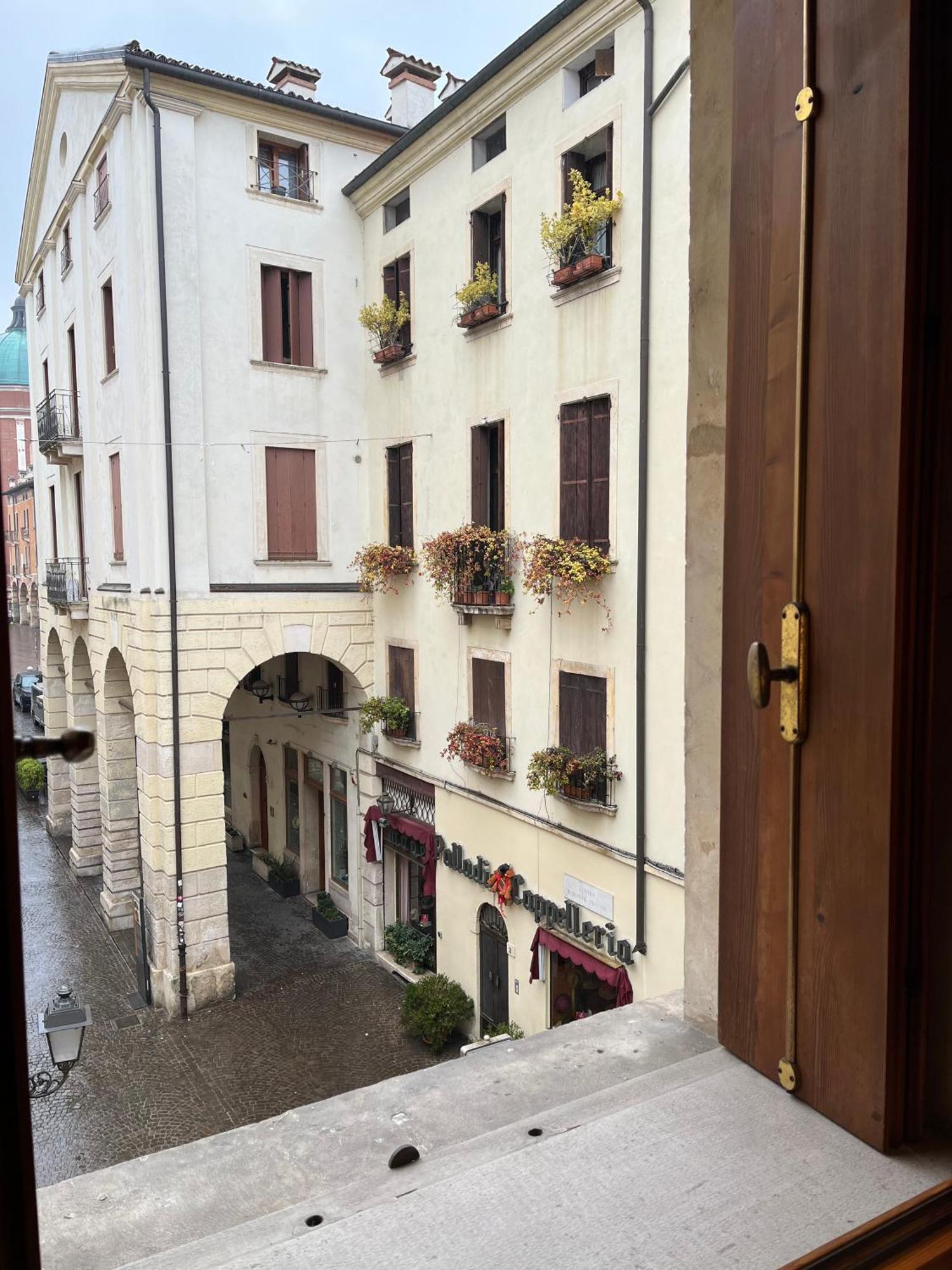 Il Campanile Lägenhet Vicenza Exteriör bild